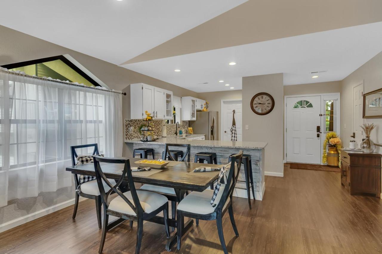 בראנסון 2 Bed Condo-The Greens At Thousand Hills-Coffee Bar מראה חיצוני תמונה